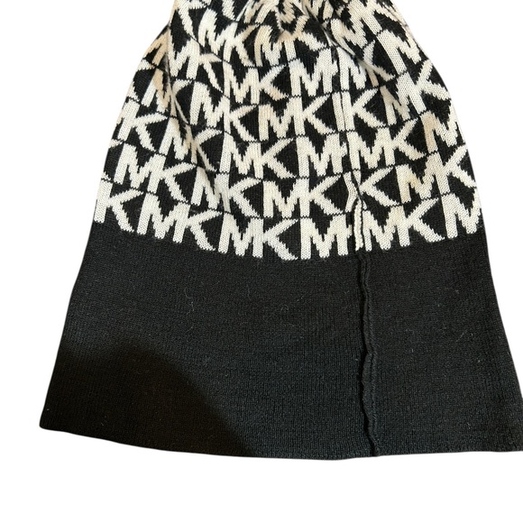 Michael Kors MK Logo Beanie Black and White Knit Hat - Picture 3 of 6